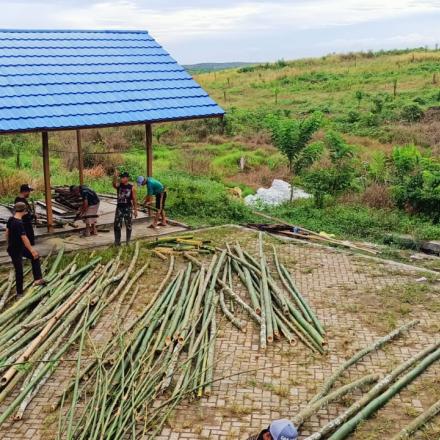 GOTONG ROYONG MENYAMBUT HARI KEMERDEKAAN RI KE-77